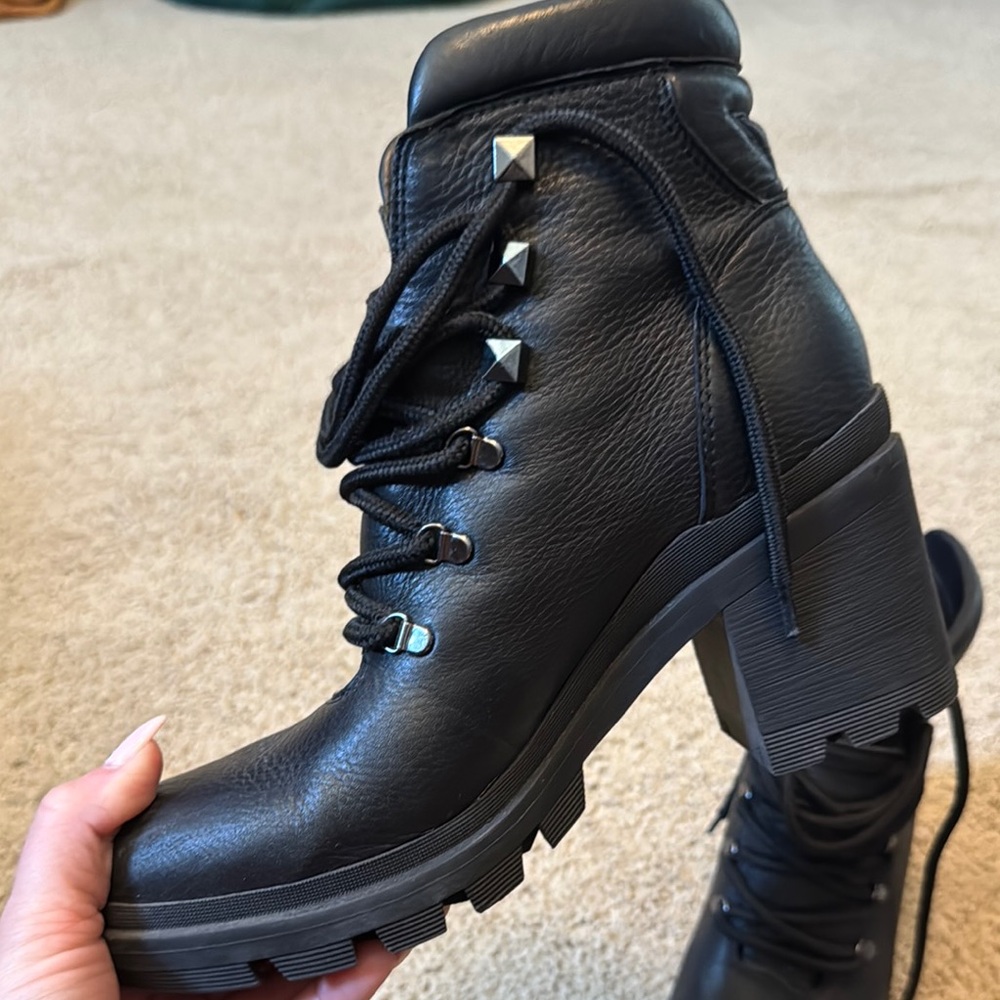 LAST CALL:  Black Leather Lace-Up Boots SZ 9 - Picture 2 of 11
